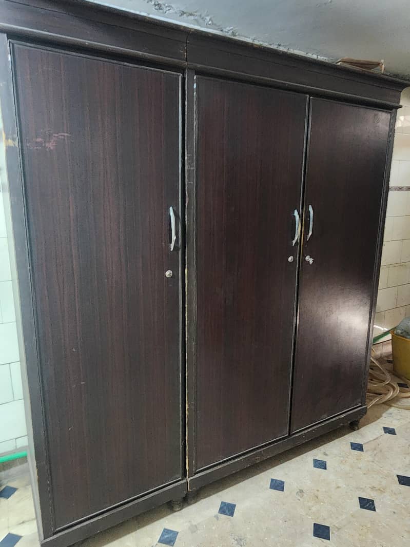 wardrobe 0