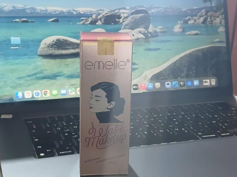 waterproof foundation (SPF 20) 0