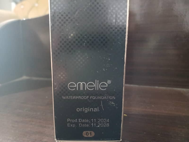 waterproof foundation (SPF 20) 1