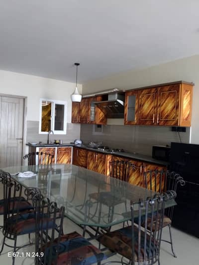 Prime Location In Tariq Road Flat Sized 2300 Square Feet For rent