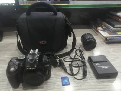 DSLR Nikon D5300 Excellent Condition.  Urgent Sale