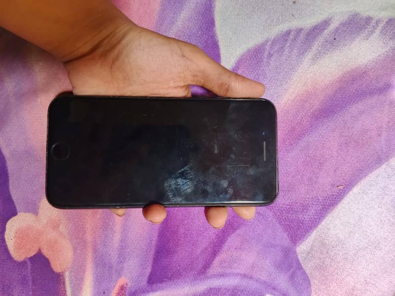 Apple iPhone 7 1