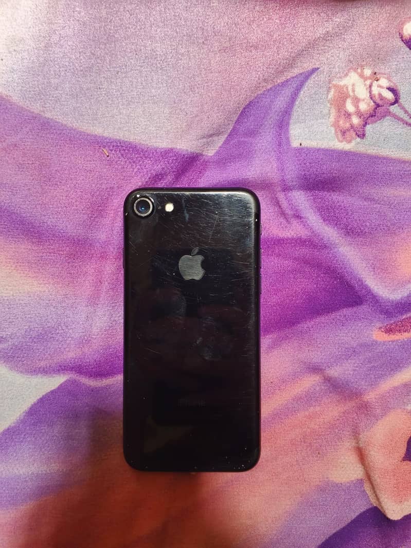 Apple iPhone 7 2