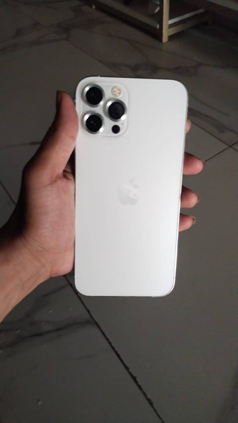 Apple iPhone 12 Pro Max 3