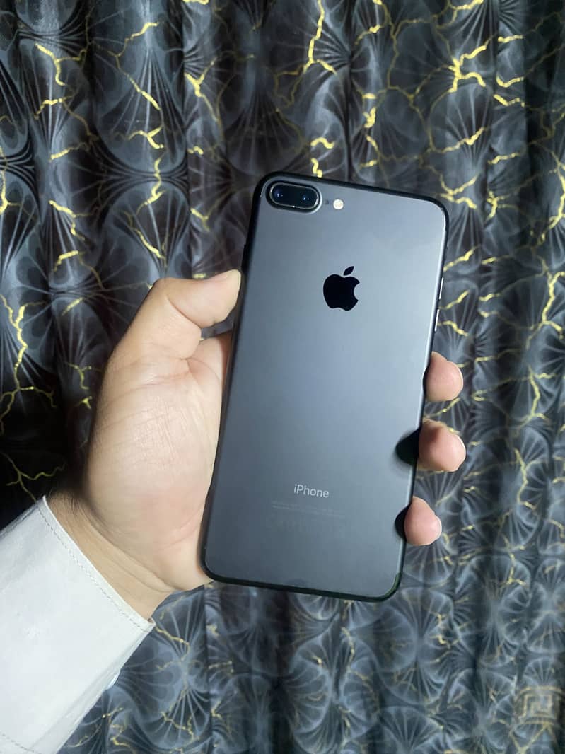 Apple iPhone 7 Plus 0