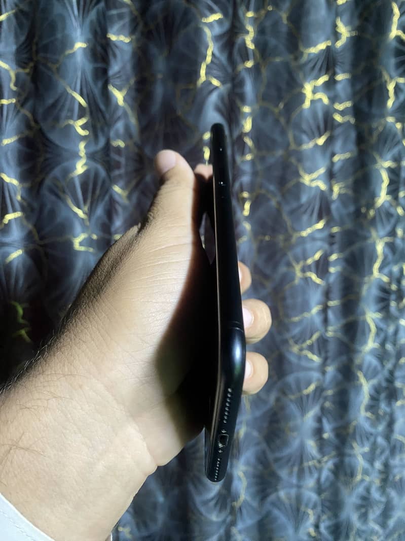 Apple iPhone 7 Plus 1