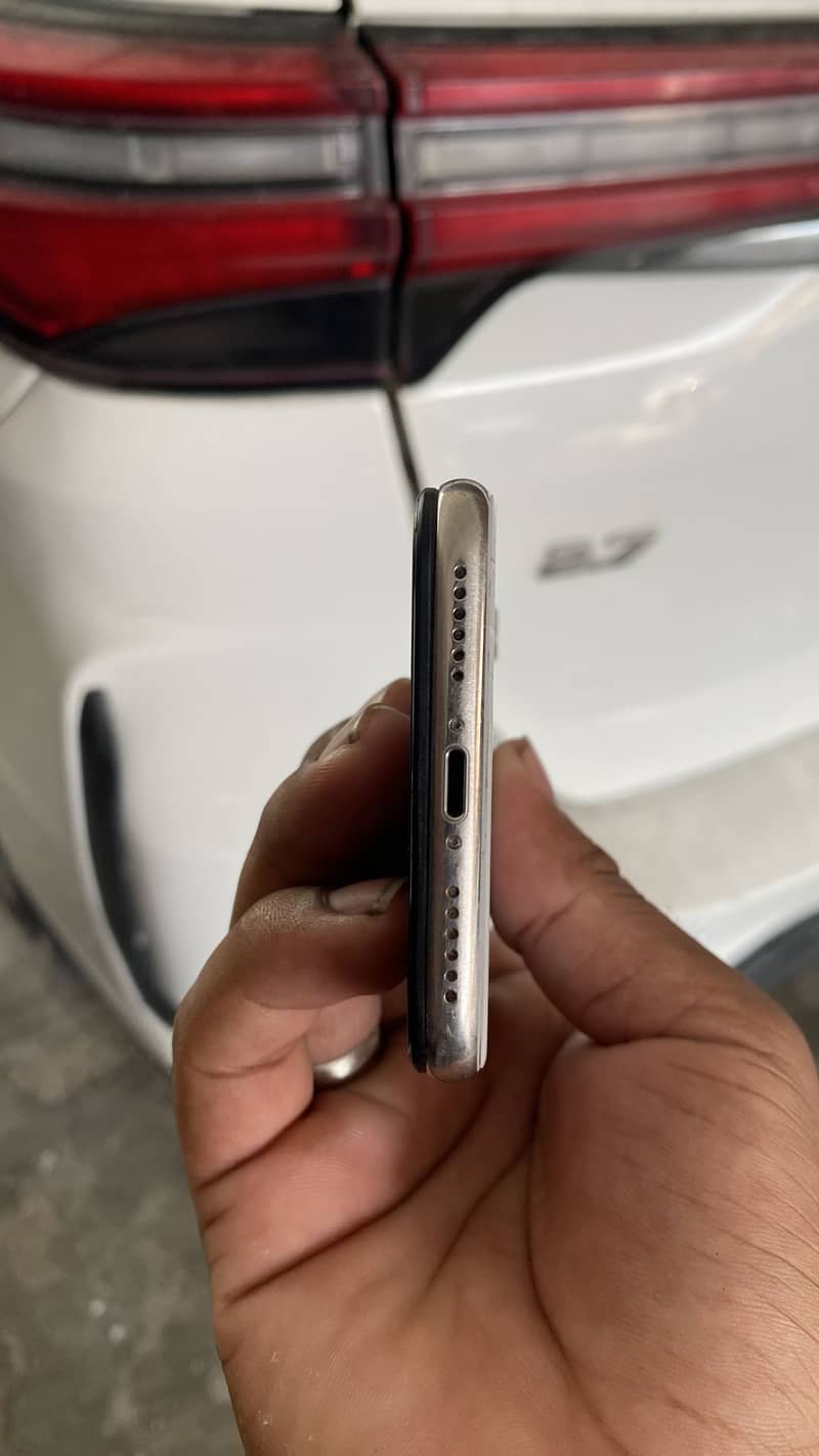 iPhone X 3