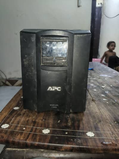 APC SMART UPS 1500