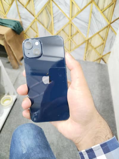 Apple iPhone 13