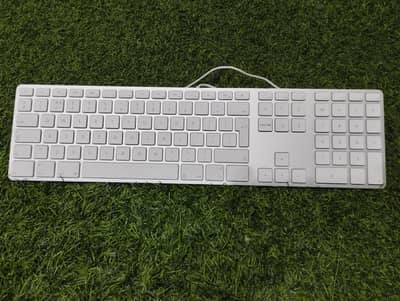 Applr Style Wired Keyboard with Numeric Keypad