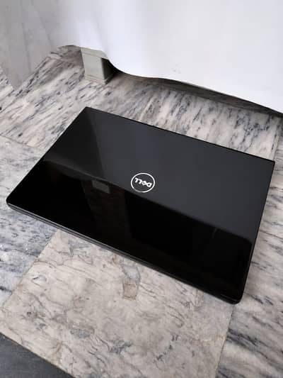 Dell Inspiron Gaming Laptop - i5 5th Gen (Nvidia 920M + 8GB RAM)