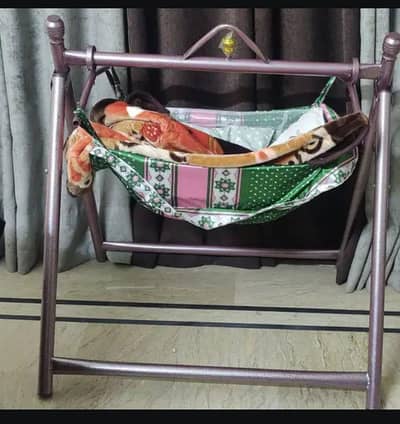 baby jhoola he bilkul new he