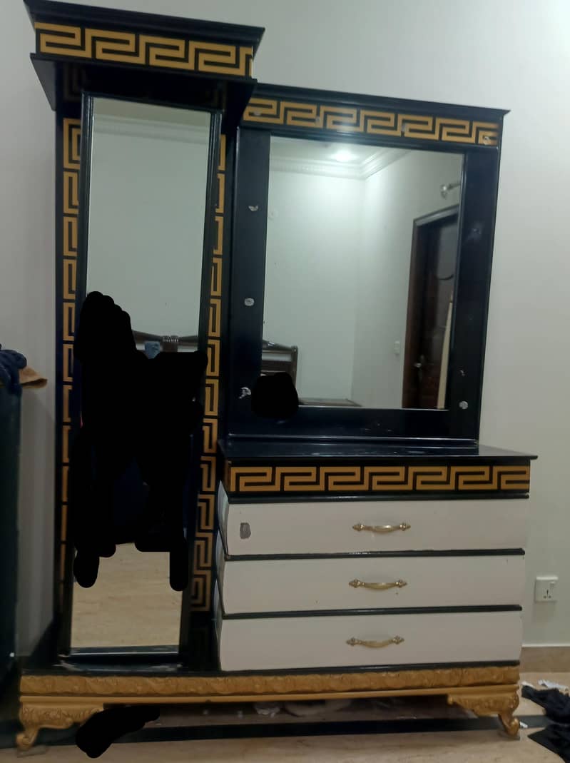 dressing table 0