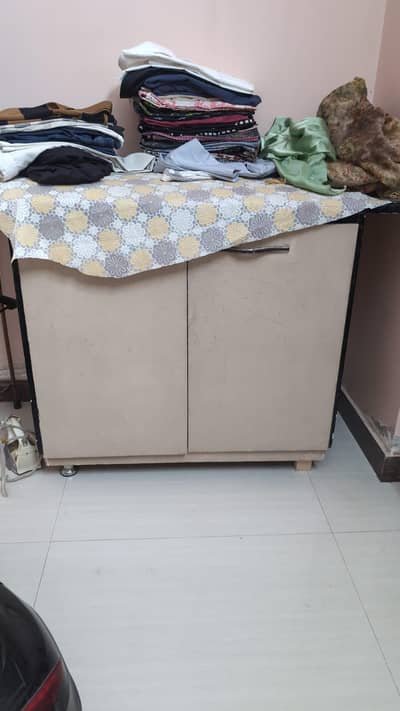 iron stand wooden box