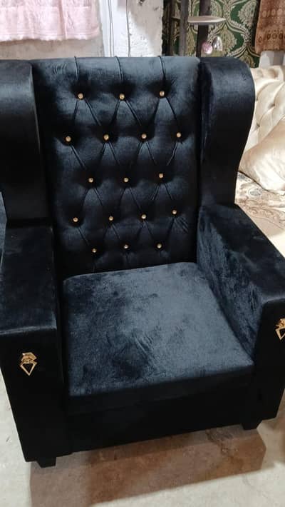 Luxury Velvet Single Sofa Chair, Black Color