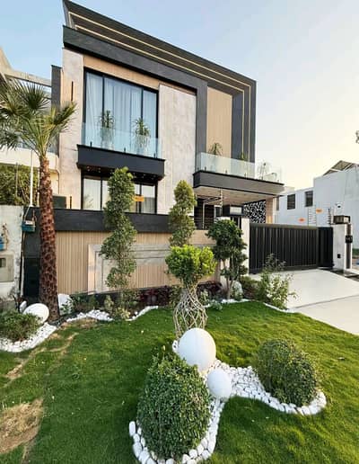 10 MARLA BRAND NEW HOUSE ON IDEAL LOCATION NEAREST TO WINTER LAND AVAILABLE FOR SALE IN BAHRIA TOWN