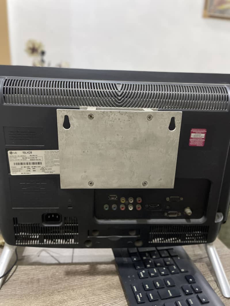 LG Computer LED 1