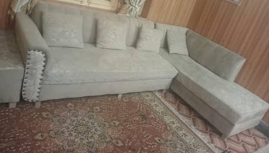 7 seater L shape sofa in good condition