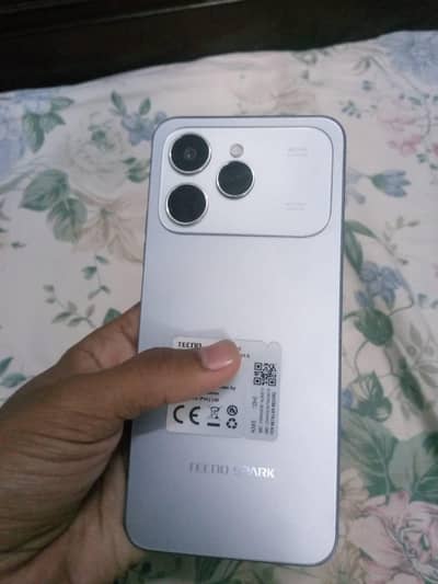 Tecno spark 40 6+ 6 ram 128 gb memory