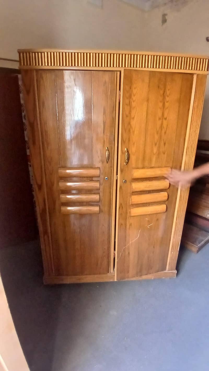 کپڑوں اور برتنوں والی الماریاں برائے فروخت | اچھی کنڈیشن | مضبوط لکڑی 9