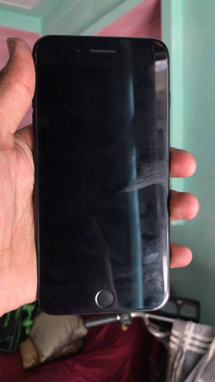 Apple iPhone 7 Plus 1