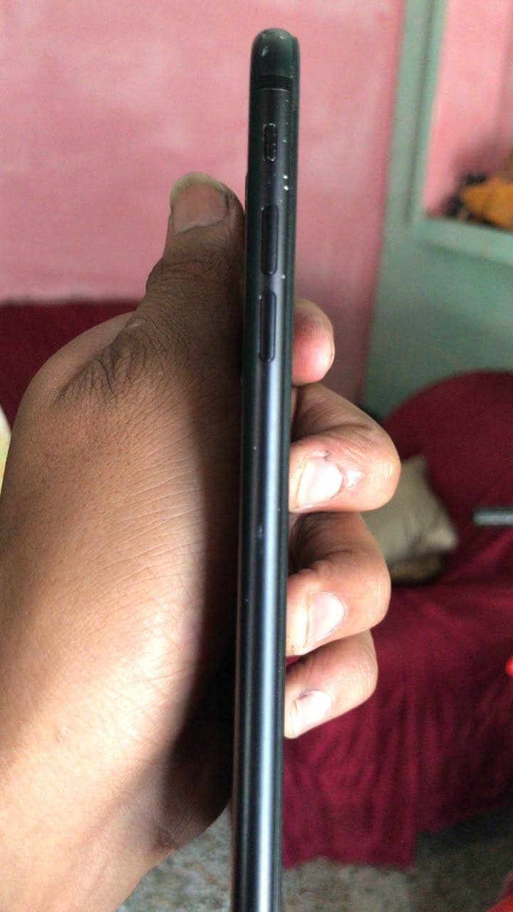 Apple iPhone 7 Plus 2