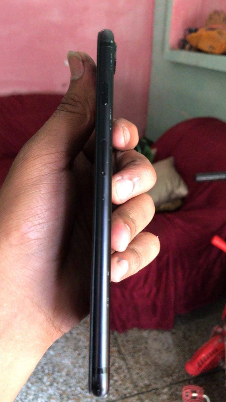 Apple iPhone 7 Plus 3