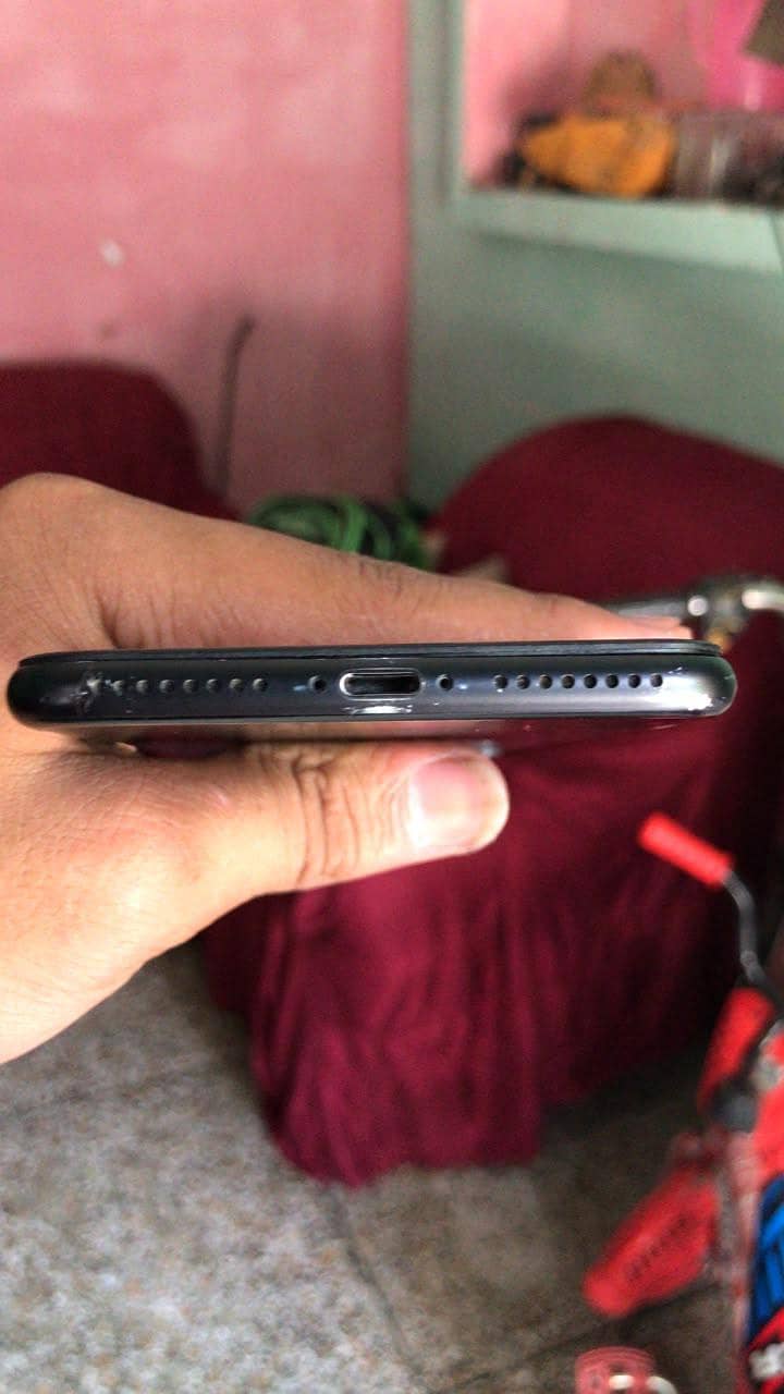 Apple iPhone 7 Plus 5