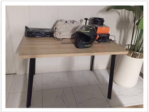 Simple computer table 0