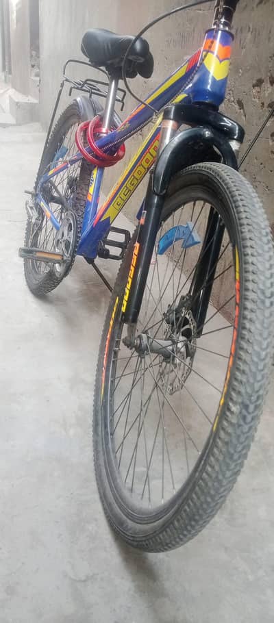 I M SELLING MY BYCYCLE,,, NEAT CLEAN LOOK LIKE NEW BRAND,