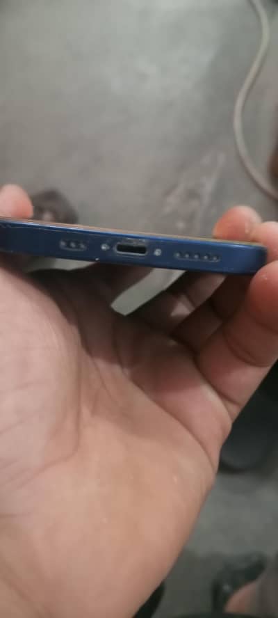 Apple iPhone 12