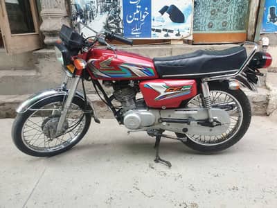 Honda Cg 125 2023 Red lush condition 10/10 Geniune bike