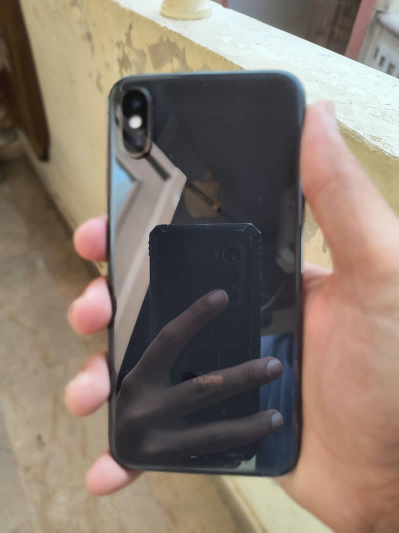 Apple iPhone X 3
