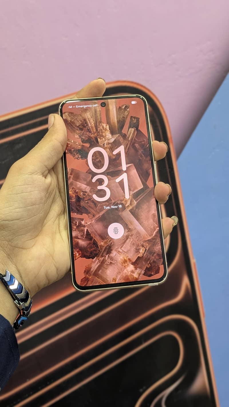 Google Pixel 8 4