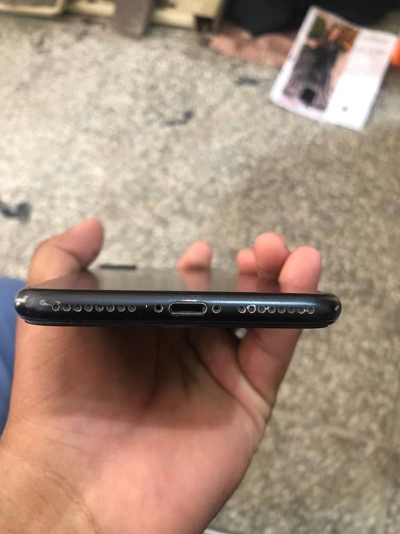 Apple iPhone 7 Plus 2