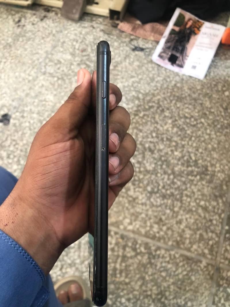 Apple iPhone 7 Plus 5