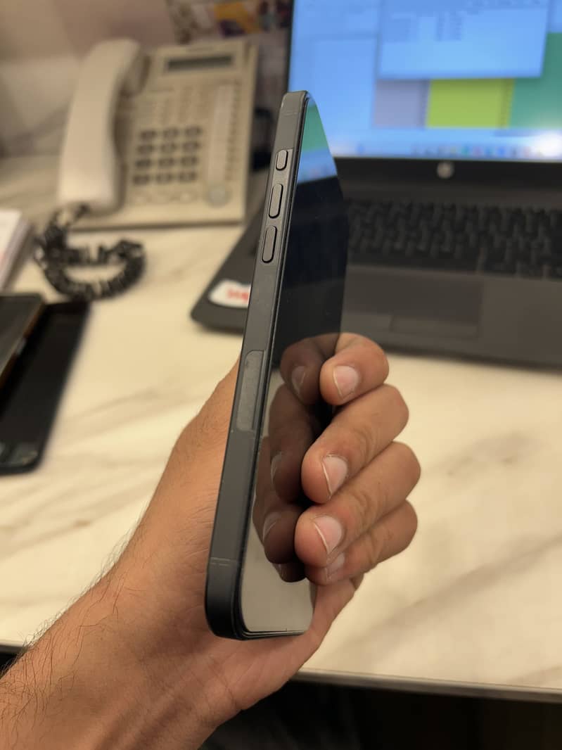 Apple iPhone 16 Plus 1