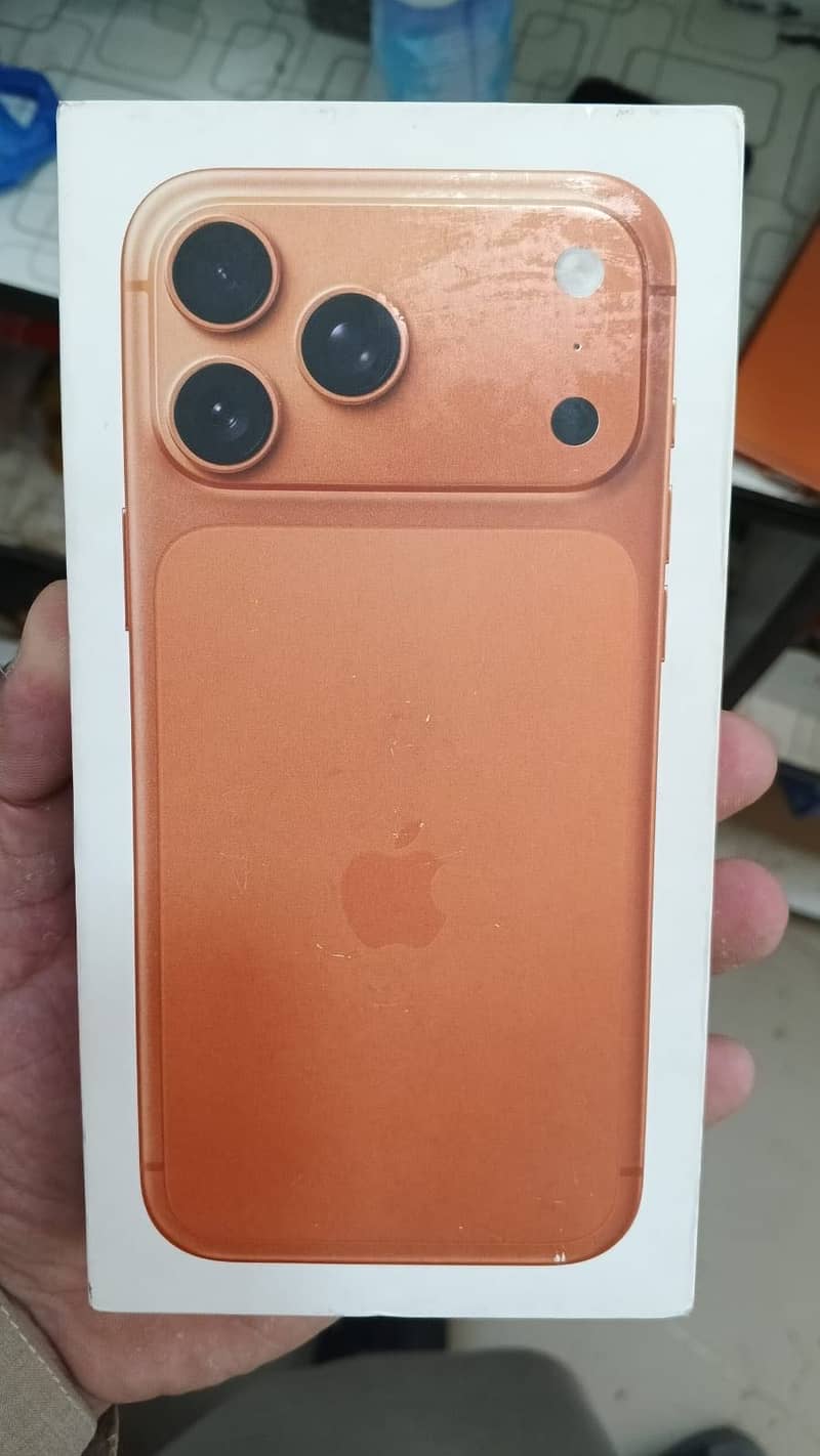iPhone 17 Pro Max 3