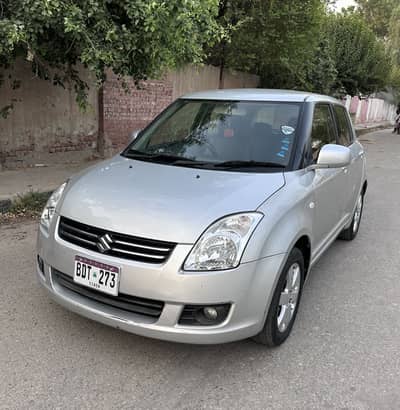 Suzuki Swift 1.3 DLX Navigation 2015. Totel Genuine.