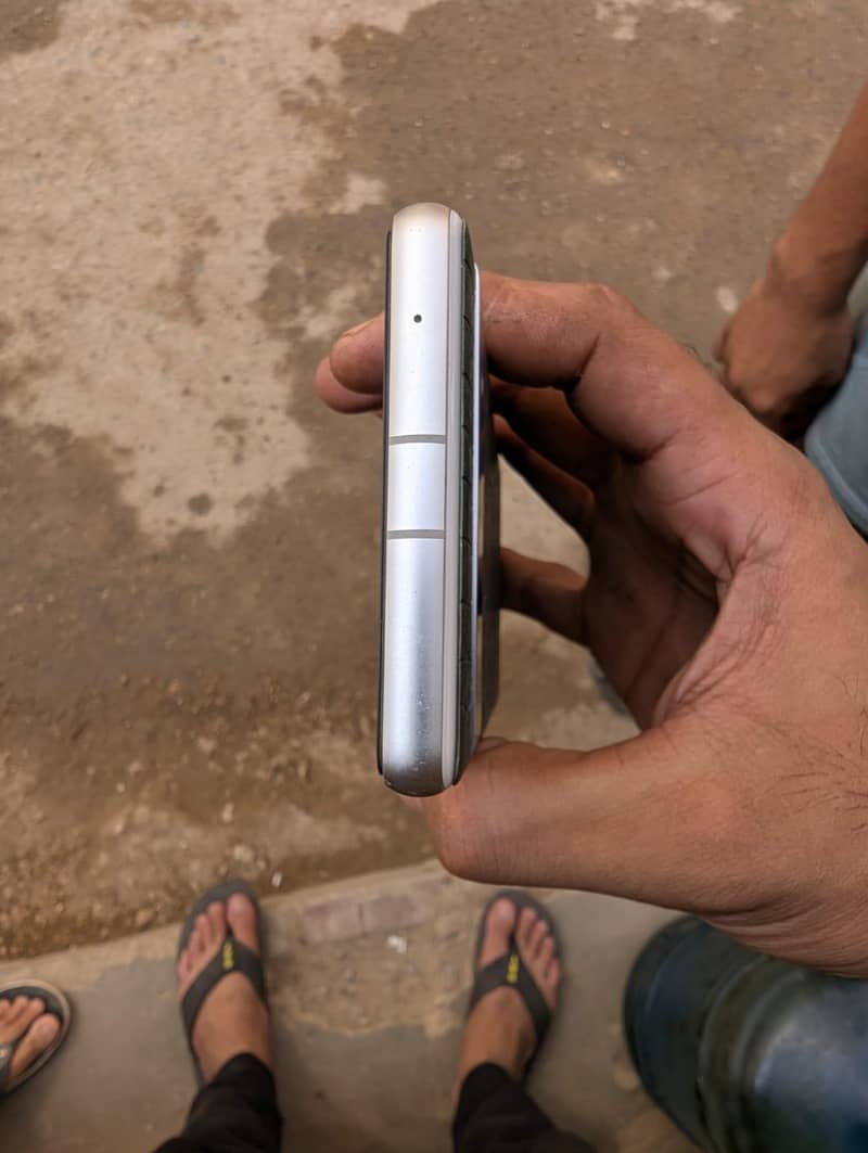 Google Pixel 7a 4