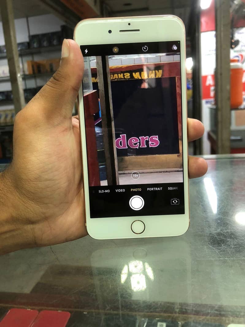 Apple iPhone 8 Plus 3