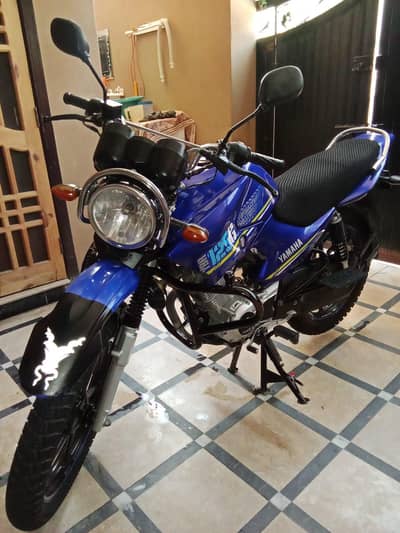 (urgent sale. . . . )Yamaha ybr125 blue color