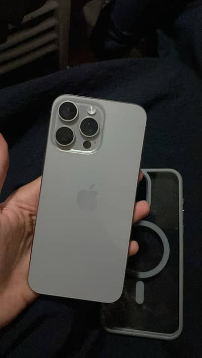 iPhone 15 Pro Max JV