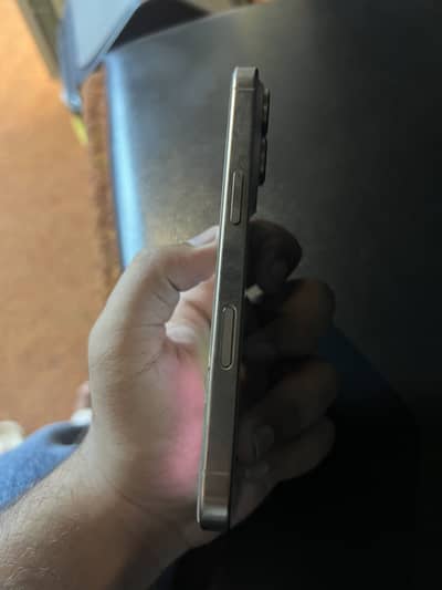 Apple iPhone 16 Pro
