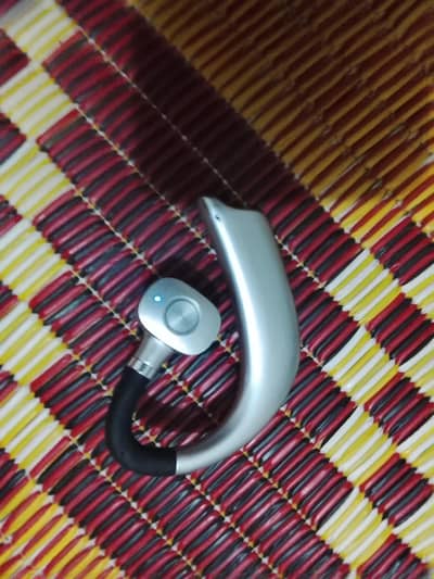 Bluetooth Earpiece Headset - 10/9 Condition