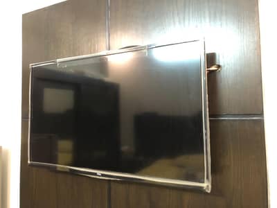 32 Inch LED TV For Sale