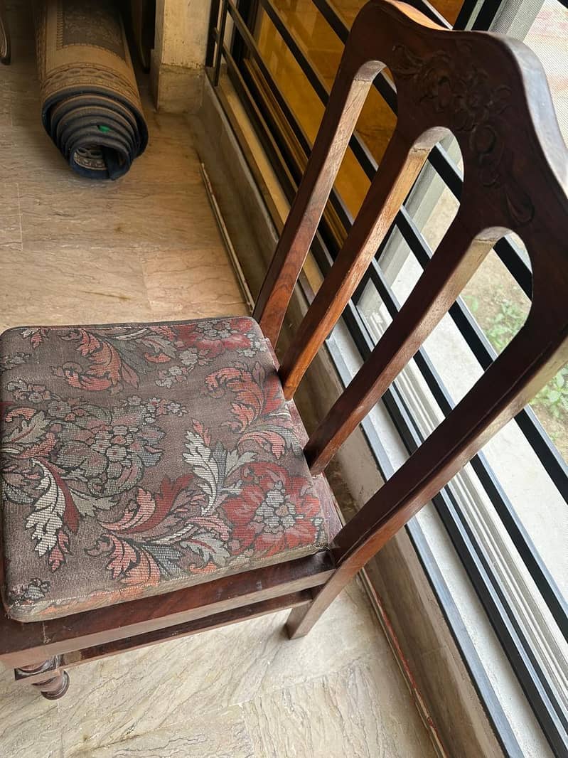 unique dinner table 0