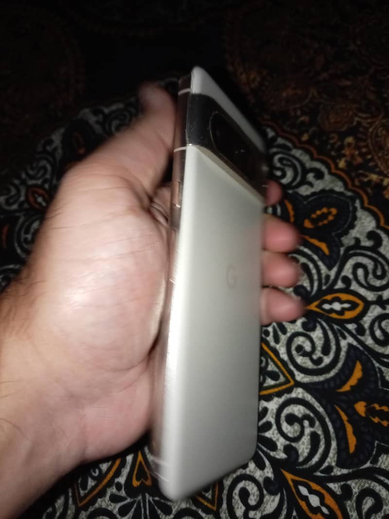 Google Pixel 8 Pro 4