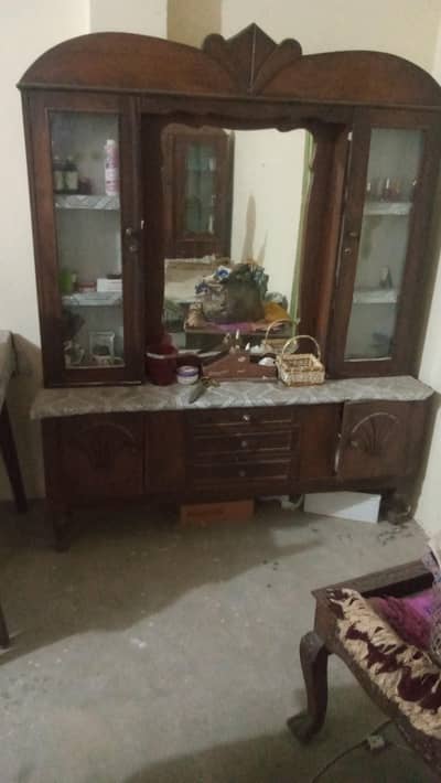 drssing table and showcase