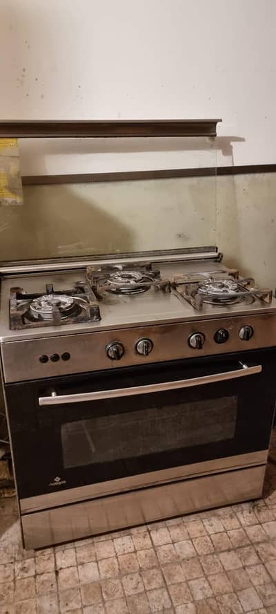 Cooking Range with 3 burners and oven